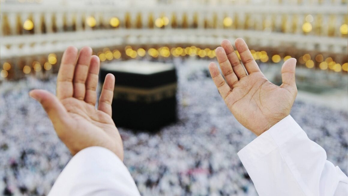 The Ultimate Umrah Guide For First Timers – 5 Useful Tips