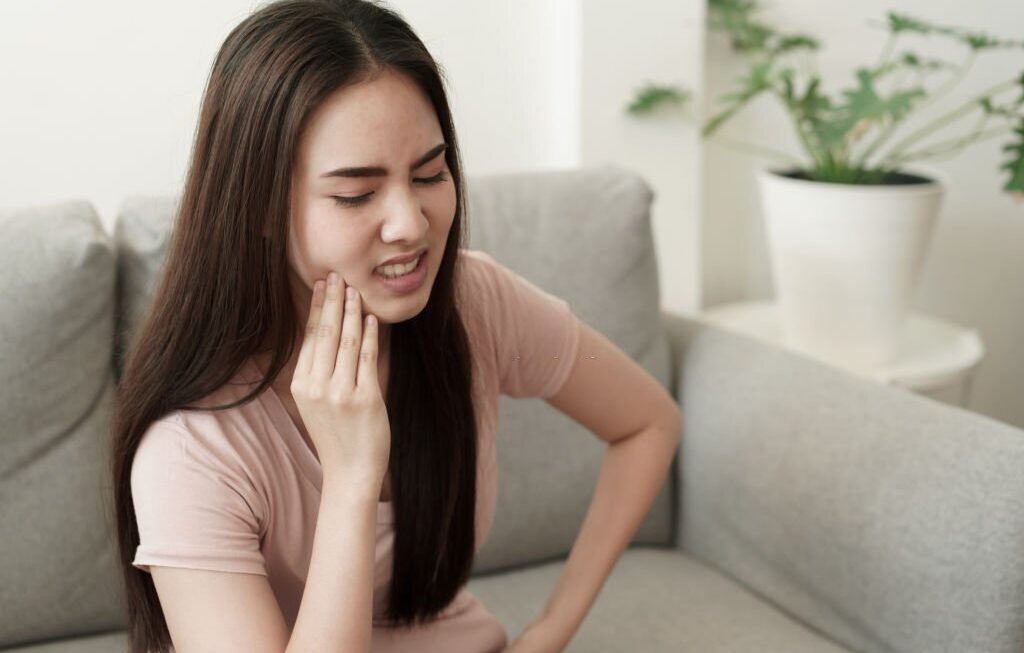 What Is Wisdom Tooth and How Can Prevent Its Pain with The Help of Home Remedies