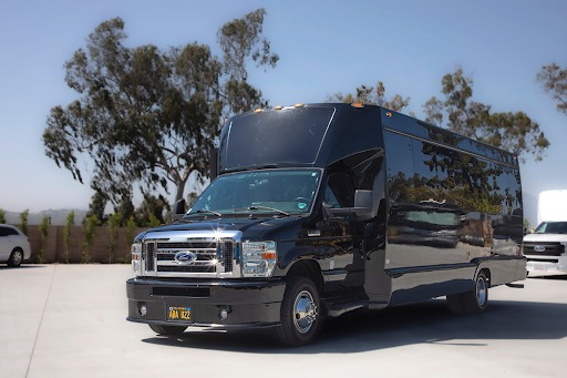 Experience Stress-Free Travel with John Wayne Airport Limousine Services